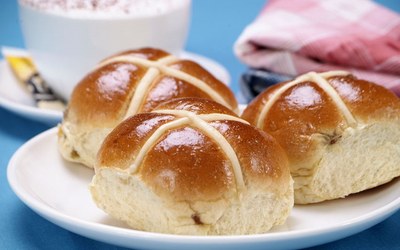 Don’t waste tasty Hot Cross Buns – use the best ingredients for freshness over life!